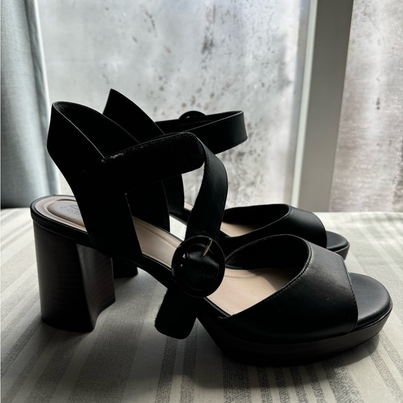 LIKE NEW- Clark’s Platform Heel W10 - Picture 7 of 10